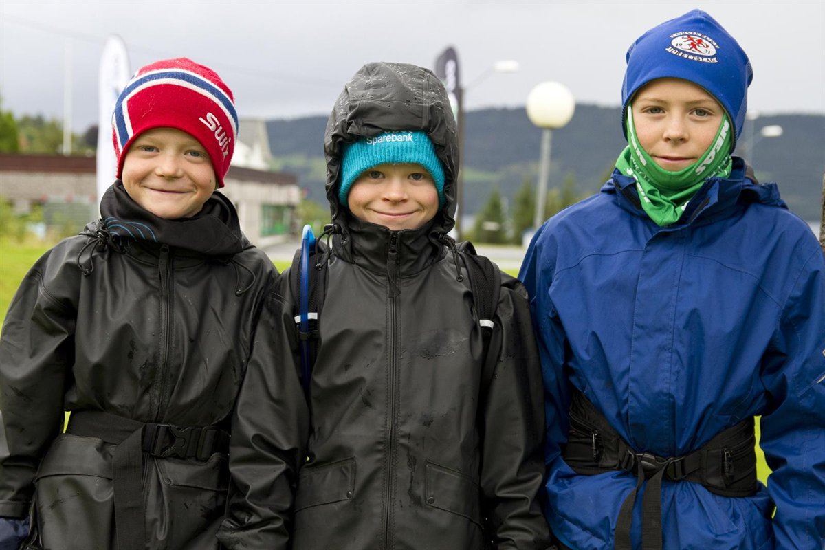 Brødrene fv Linus (8), Sander (10) og Eskil Engdahl (12) gikk 3 topper i år, Holtafjellet, Storlimanen og Nebba. Torvikbukt 6 topper 8.september 2012.